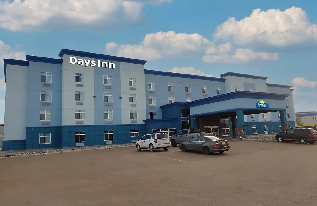 Days Inn & Suites By Wyndham Fort Saskatchewan-1