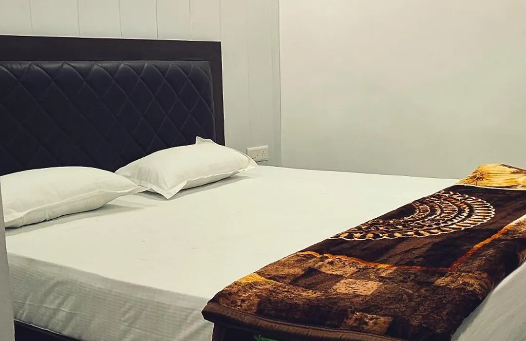 Taj Plaza Paying Guest House-1
