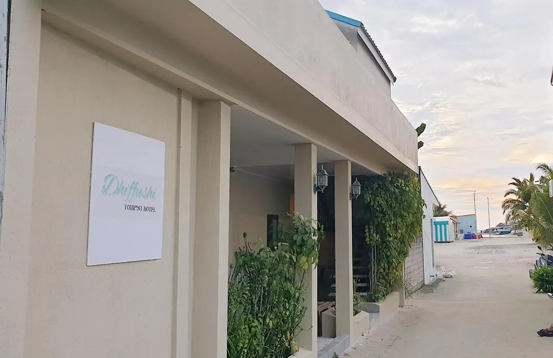 Dhiffushi Tourist Hotel-1