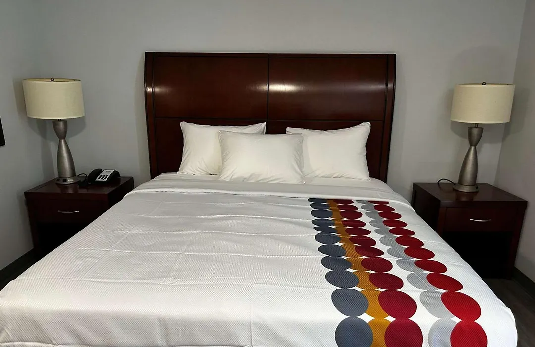 Clemmons Inn & Suites-1