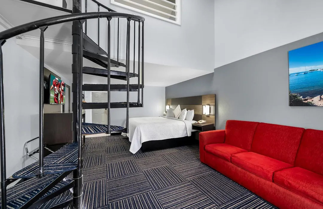 Admiralty Inn & Suites - A Red Collection Hotel-1