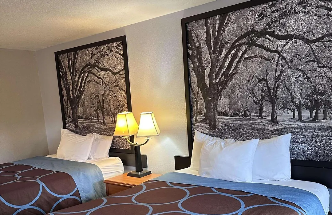 Super 8 By Wyndham Vancouver East-1