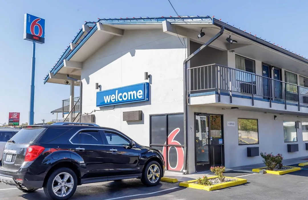 Motel 6 Elizabethtown-1