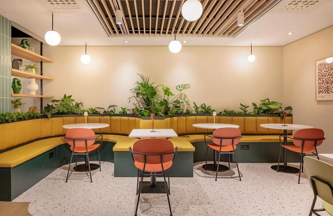 Maxhotel Amsterdam Airport Schiphol - Recently Renovated-1