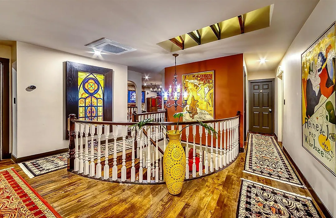 Neocolonial Nouveau Kensington Vacation Home-1