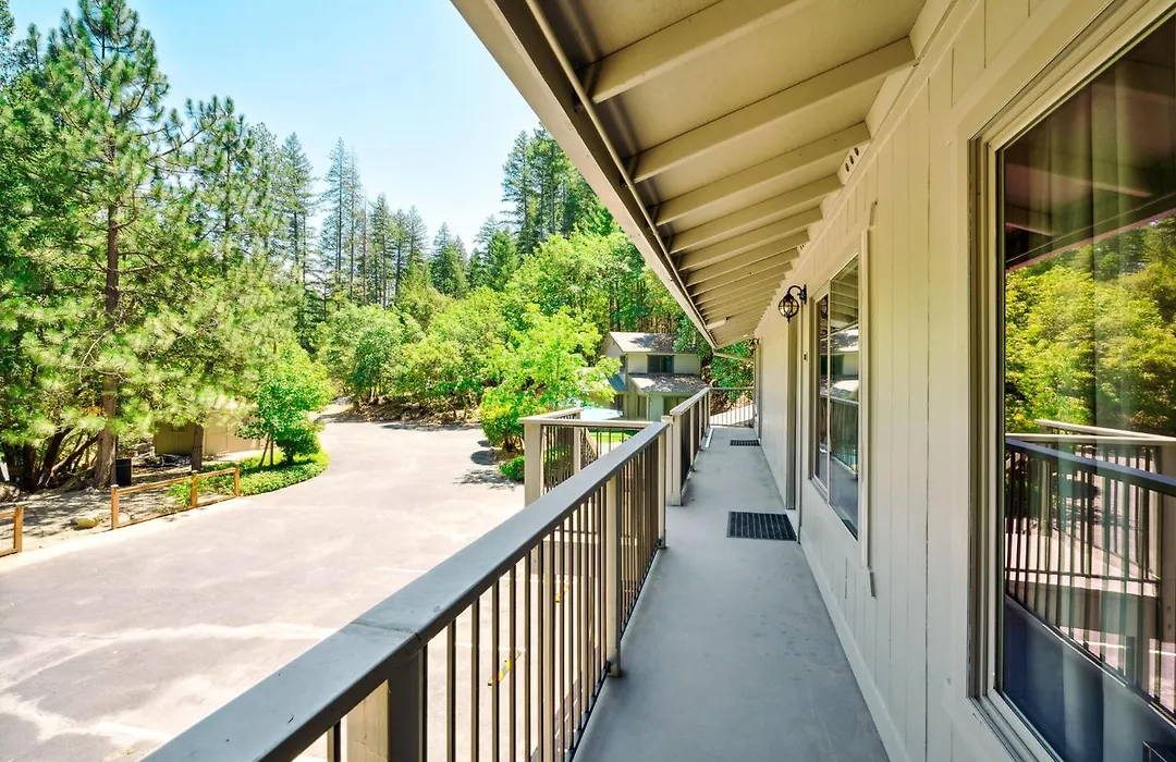 The Fainting Couch Boutique Hotel-1