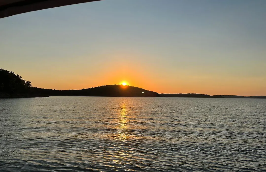Lake River Lodge-1