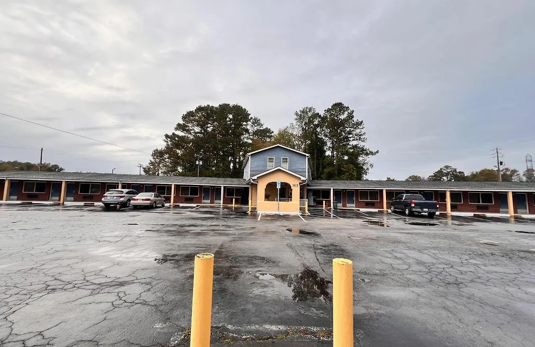 Budget Inn Jacksonville-1
