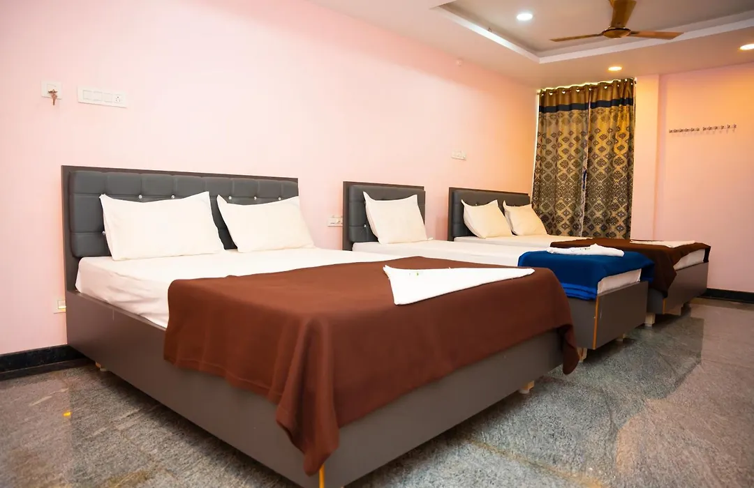 Hotel Sri Shanmuga-1