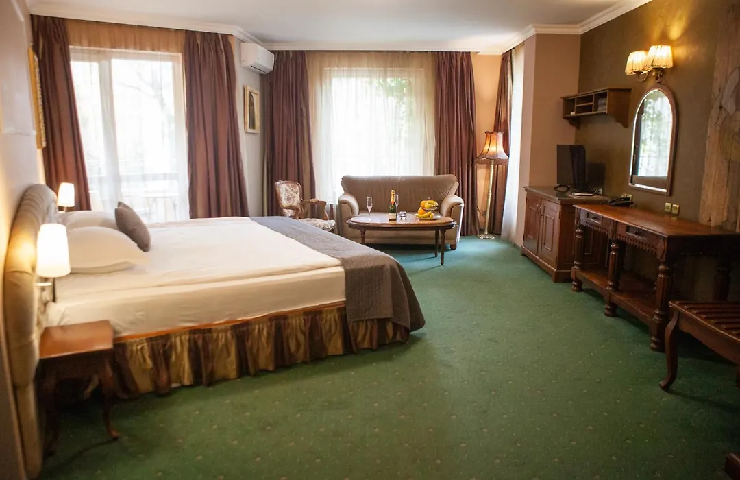 Meg-Lozenetz Hotel-1