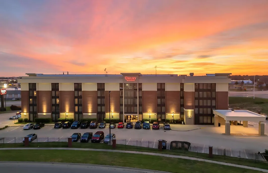 Drury Inn & Suites Champaign-1