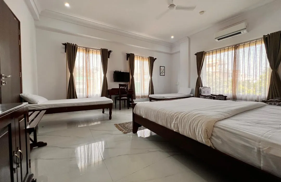 Revaas Pure Veg Lake View Hotel-1