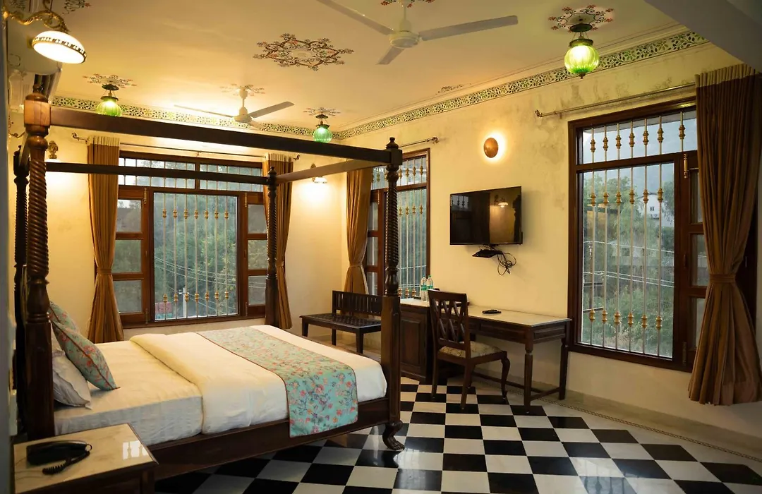 Hotel Karohi Villa-1