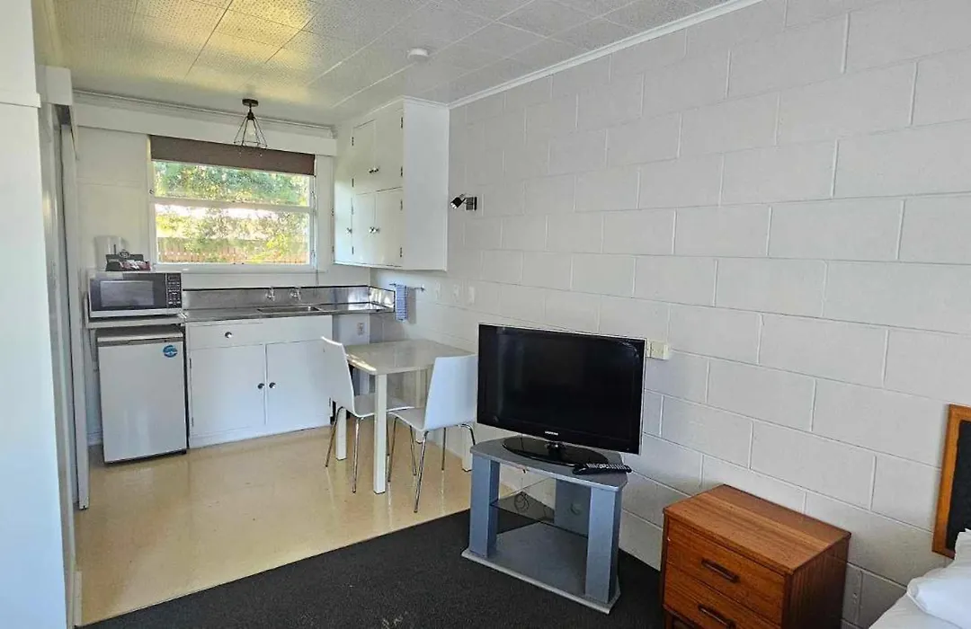 Endeavour Lodge Motel-1