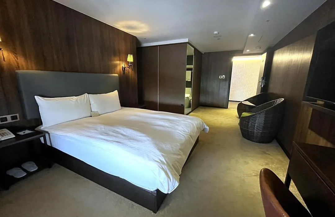 Airline Inn Ximen-1