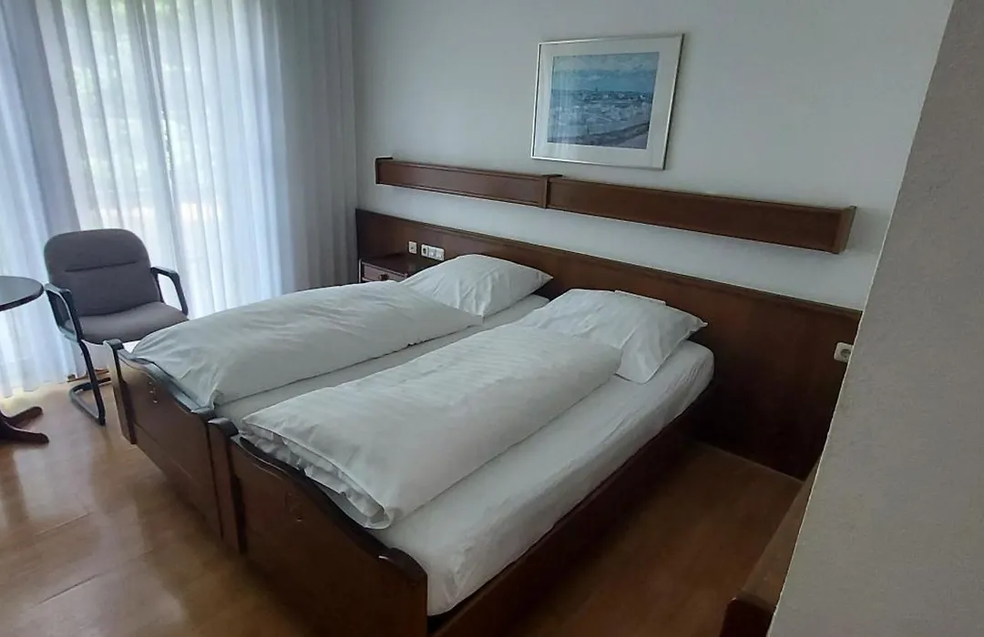 Hotel zur Kroner Heide-1