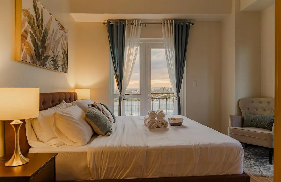 2 Bedroom 5 Pax Spacious Elegant Condo In Saint Dominique, Megaworld, Iloilo City-1