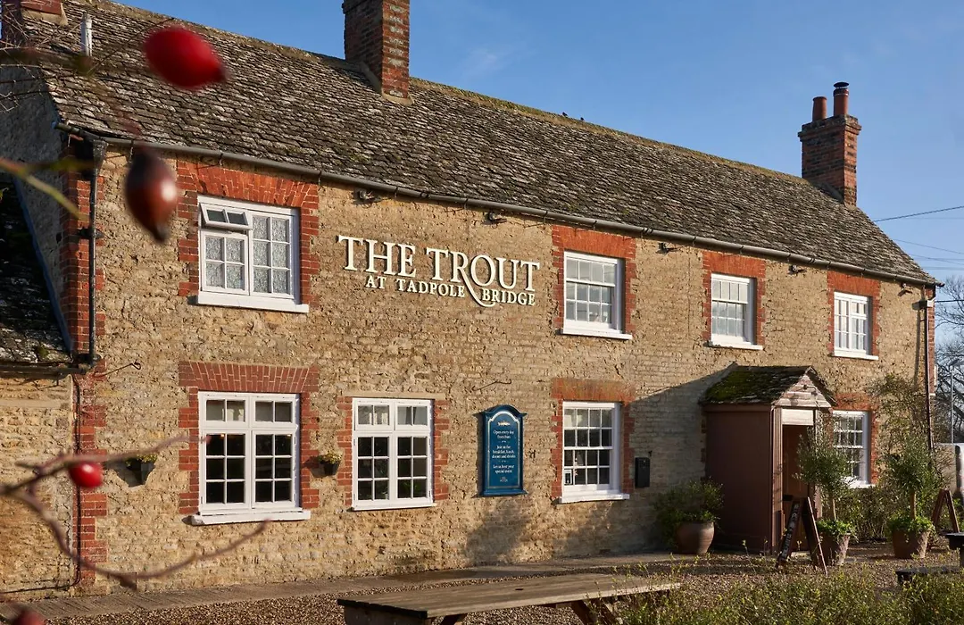 The Trout At Tadpole Bridge-1