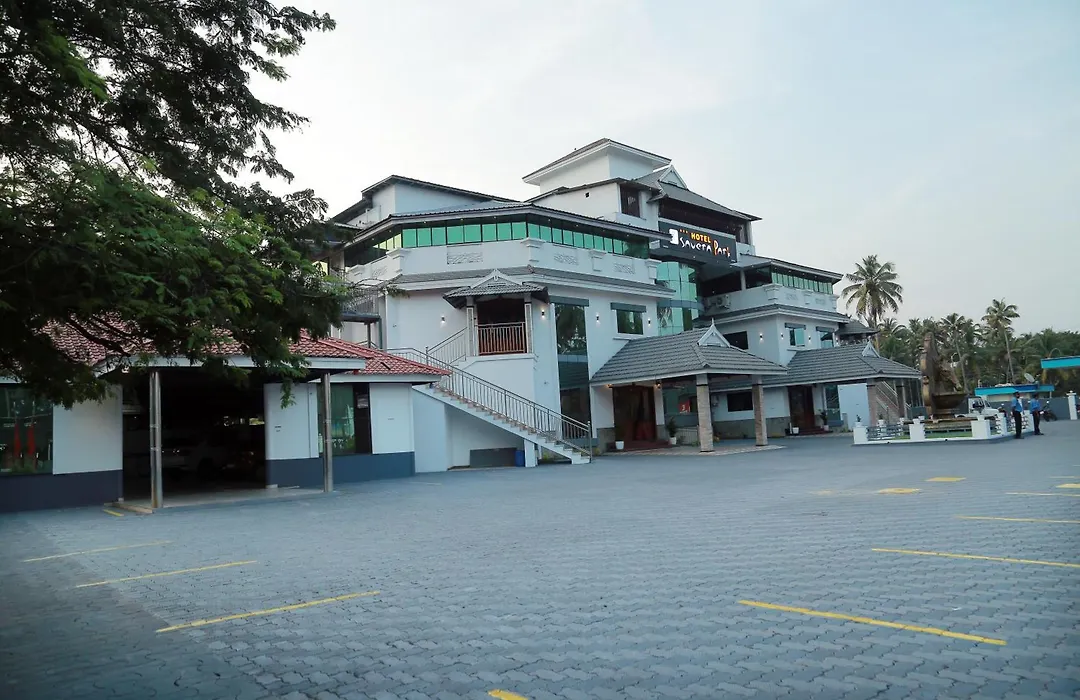 Hotel Savera Park-1