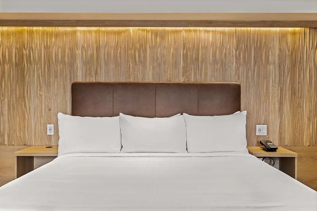 Otter Hotel-1