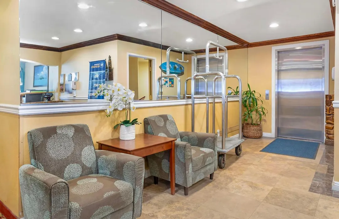 Best Western Harbour Inn & Suites Huntington - Sunset Beach-1