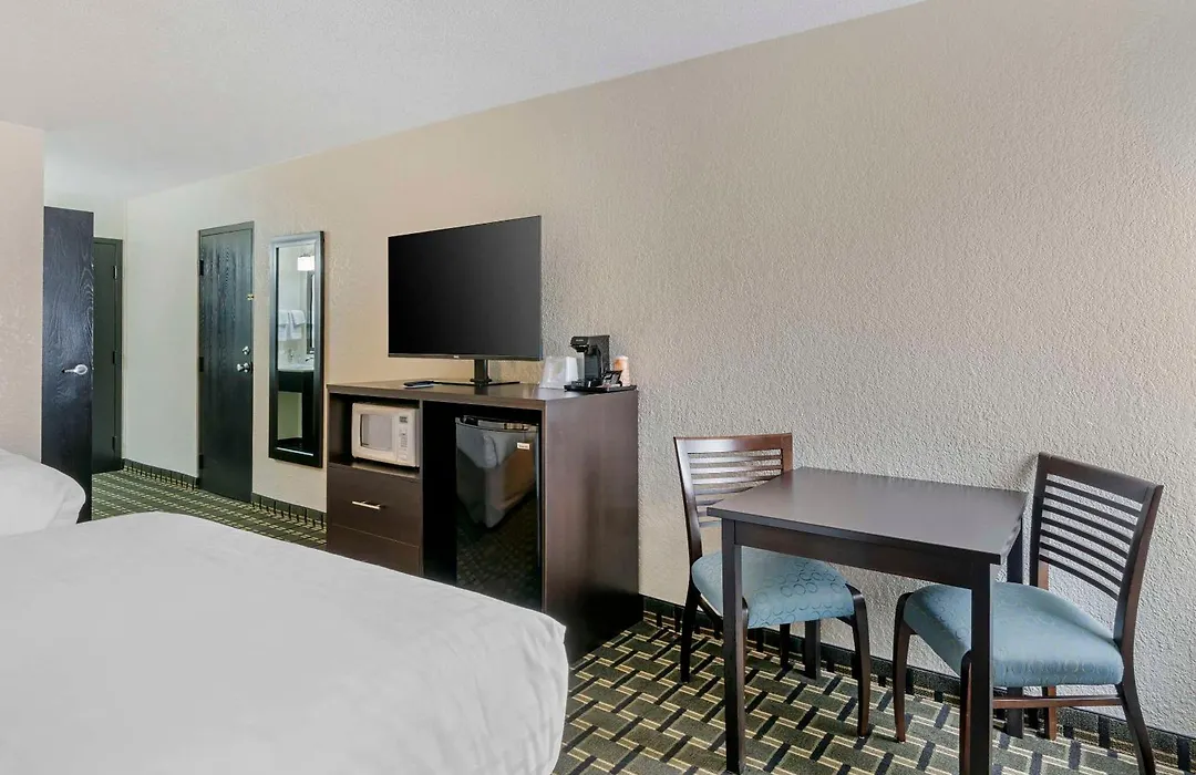 Clarion Pointe Jasper-1