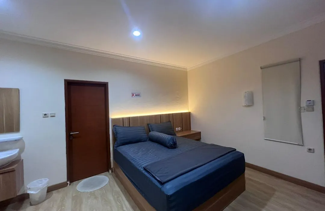 Wisma Delapan Mitra Reddoorz-1