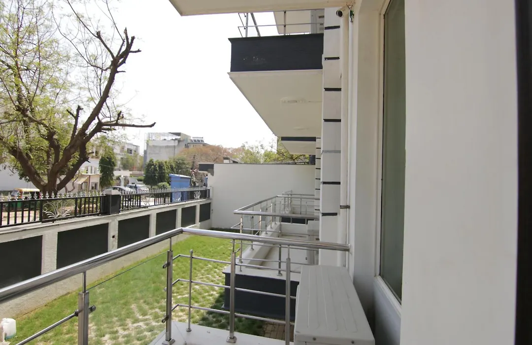 Hotel Leaf 9 Inn, Cyber City Near Ambience Mall-1