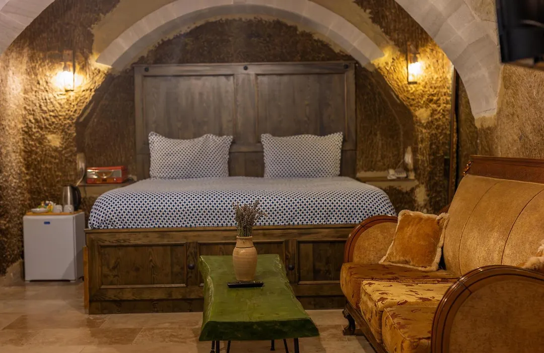 Belenus Cave House-1