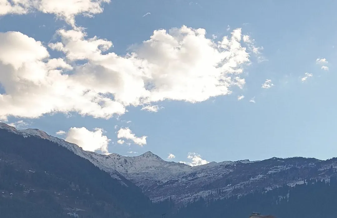 The Red Apple Manali-1