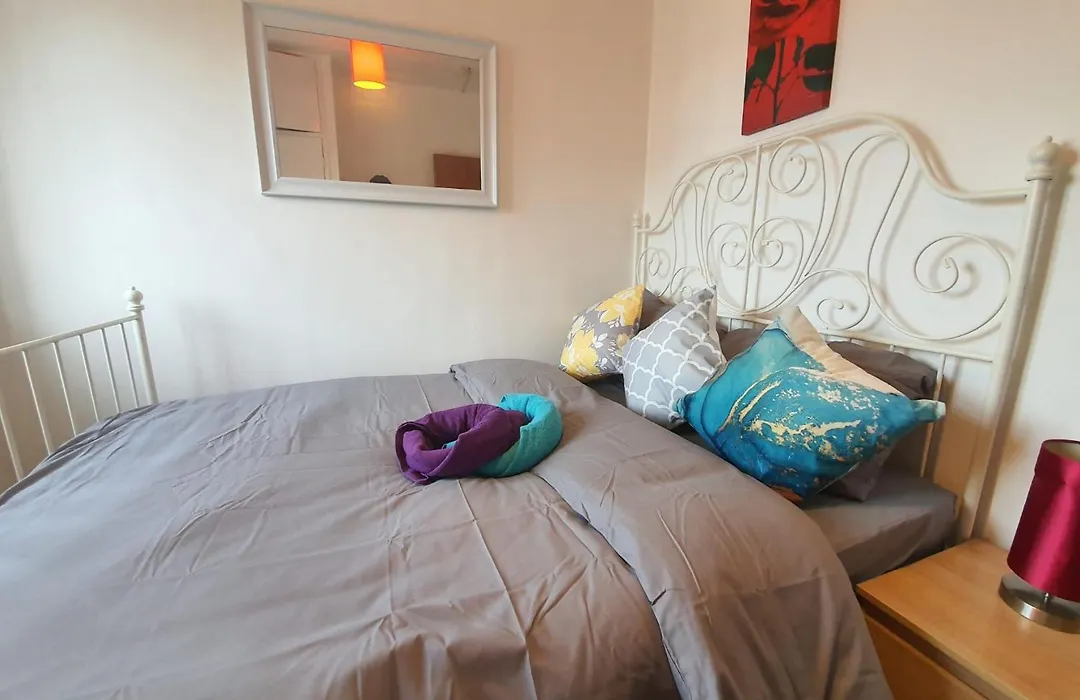 Hoxton Rooms E2-1