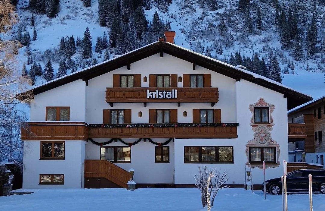 Hotel Kristall-1