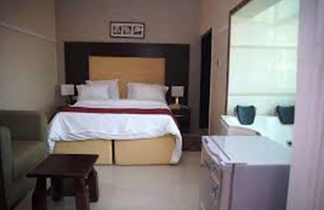 Hampton Towers Spa - Guest Room-1