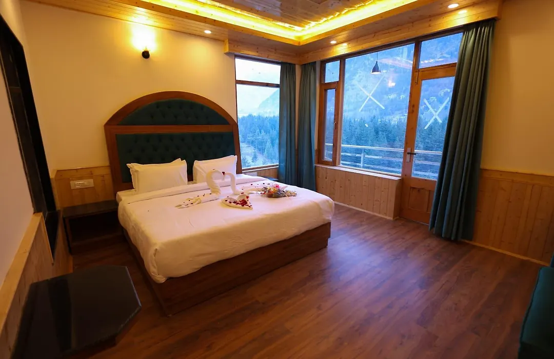 Hidden Heaven Old Manali Near Nature Park Jogni Waterfall View Rohtang Pass Mountain View-1