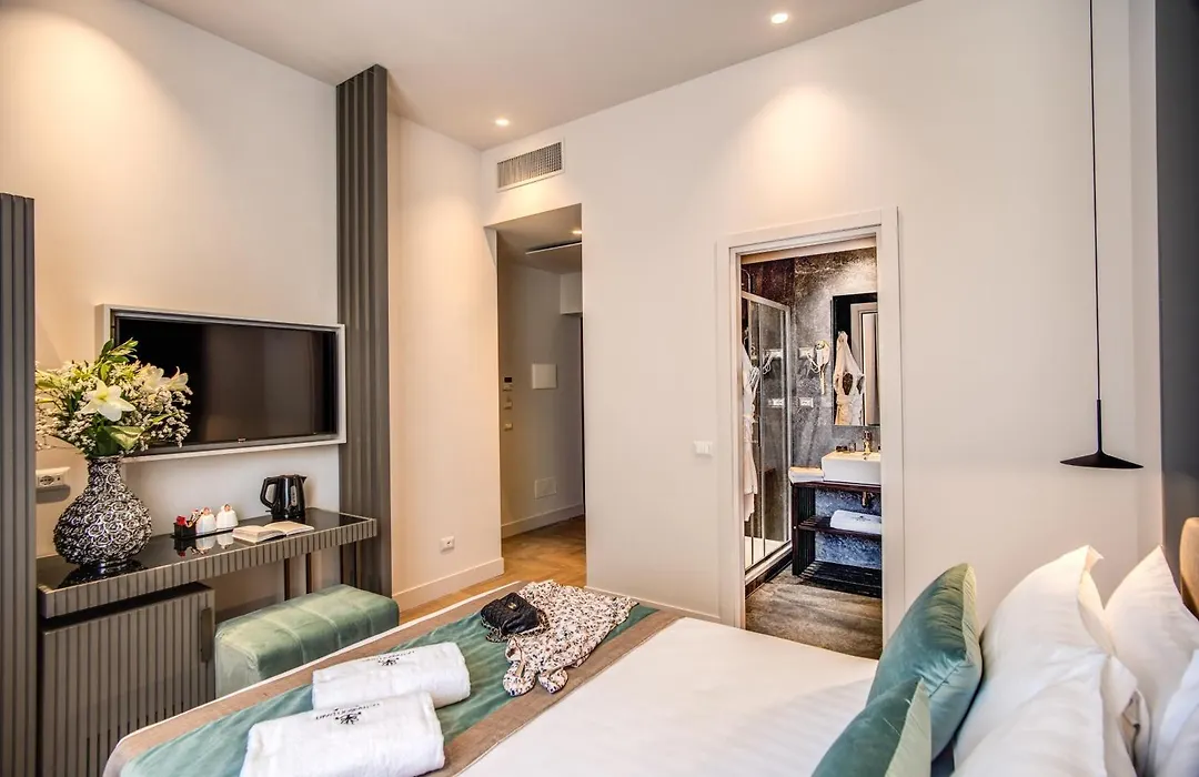 Hotel 77 Seventy-Seven Luxury Suites - Maison D'Art Collection-1