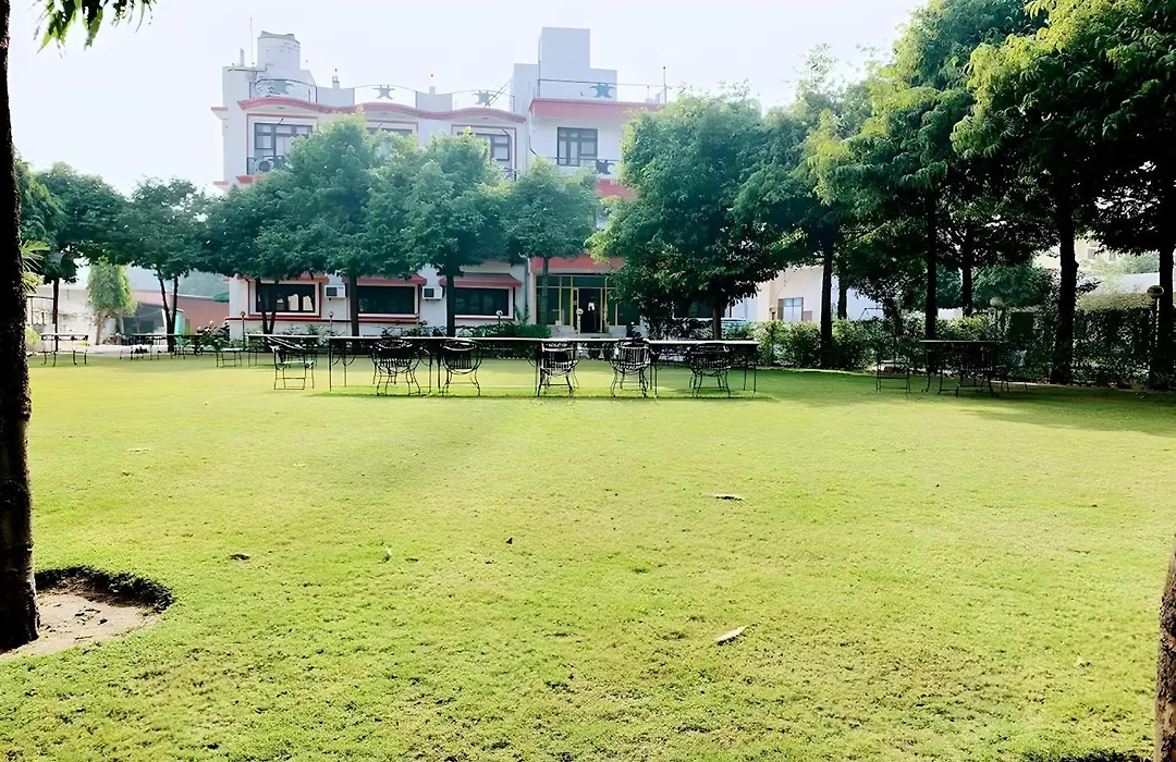 Hotel Amrapali-1