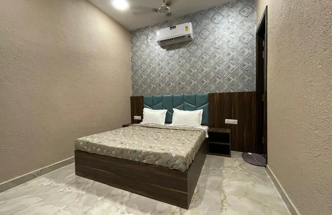 Hotel Kr 5Mins Walk From Golden Temple-1