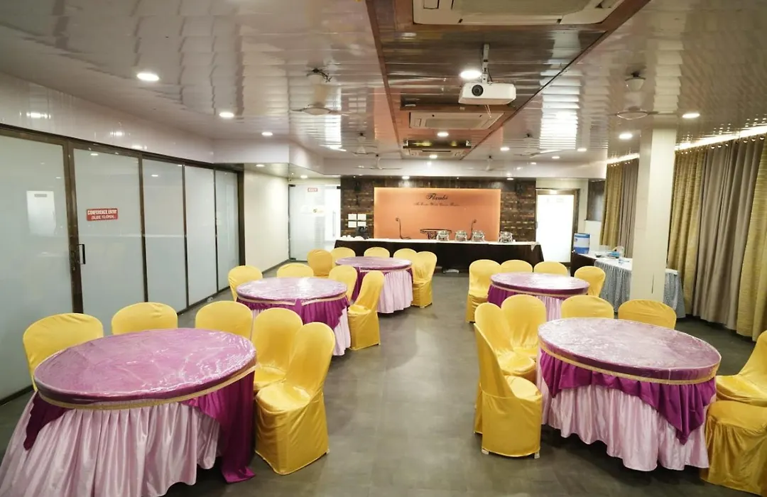 Hotel Grandeur-1
