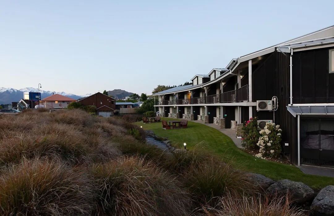 Clearbrook Motel & Serviced Apartments-1
