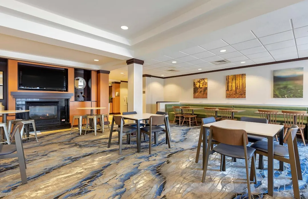 Fairfield Inn & Suites By Marriott Rockford-1