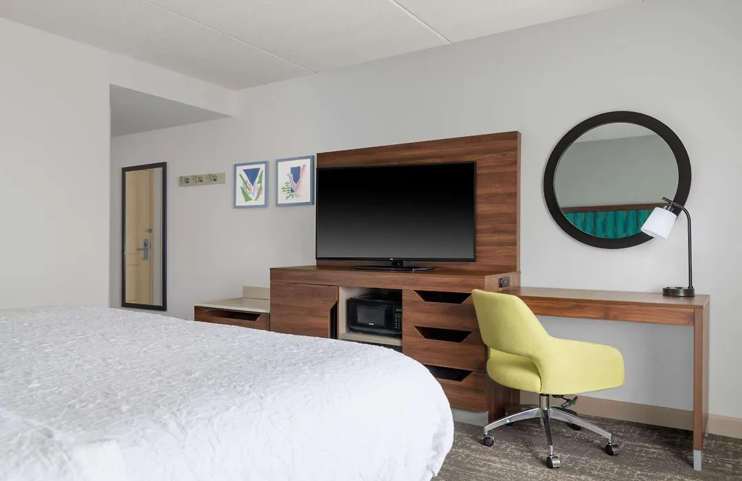 Hampton Inn & Suites Brookings-1