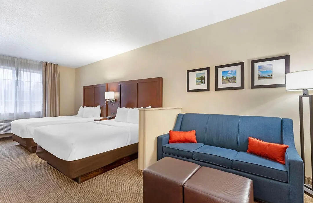 Comfort Suites Cedar Falls Industrial Park-1