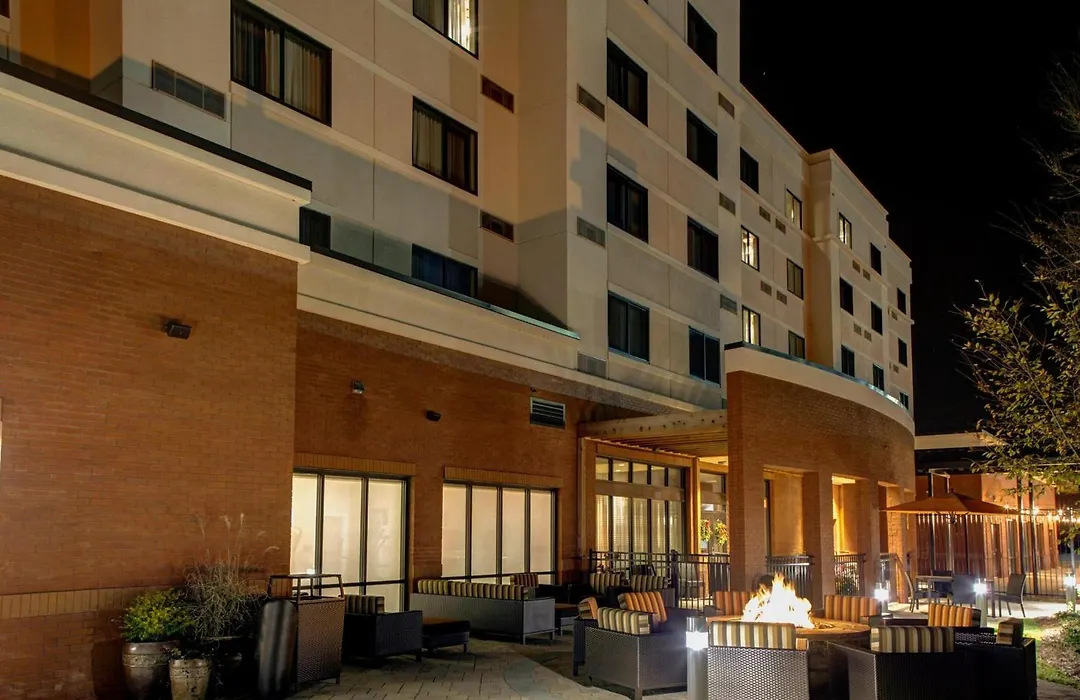 Courtyard By Marriott Carrollton-1