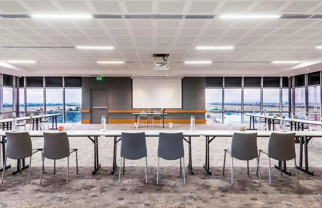 Courtyard By Marriott Bogota Airport-1