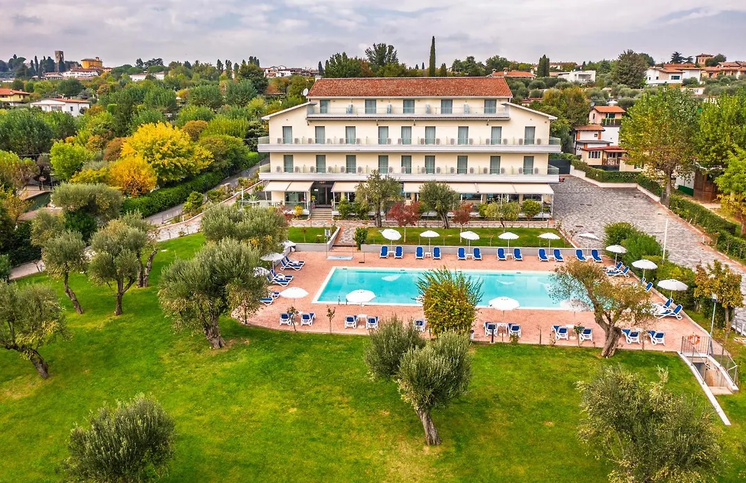 Hotel Villa Paradiso Suite-1