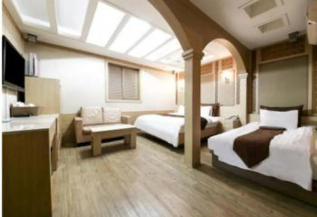 Kobos Hotel-1