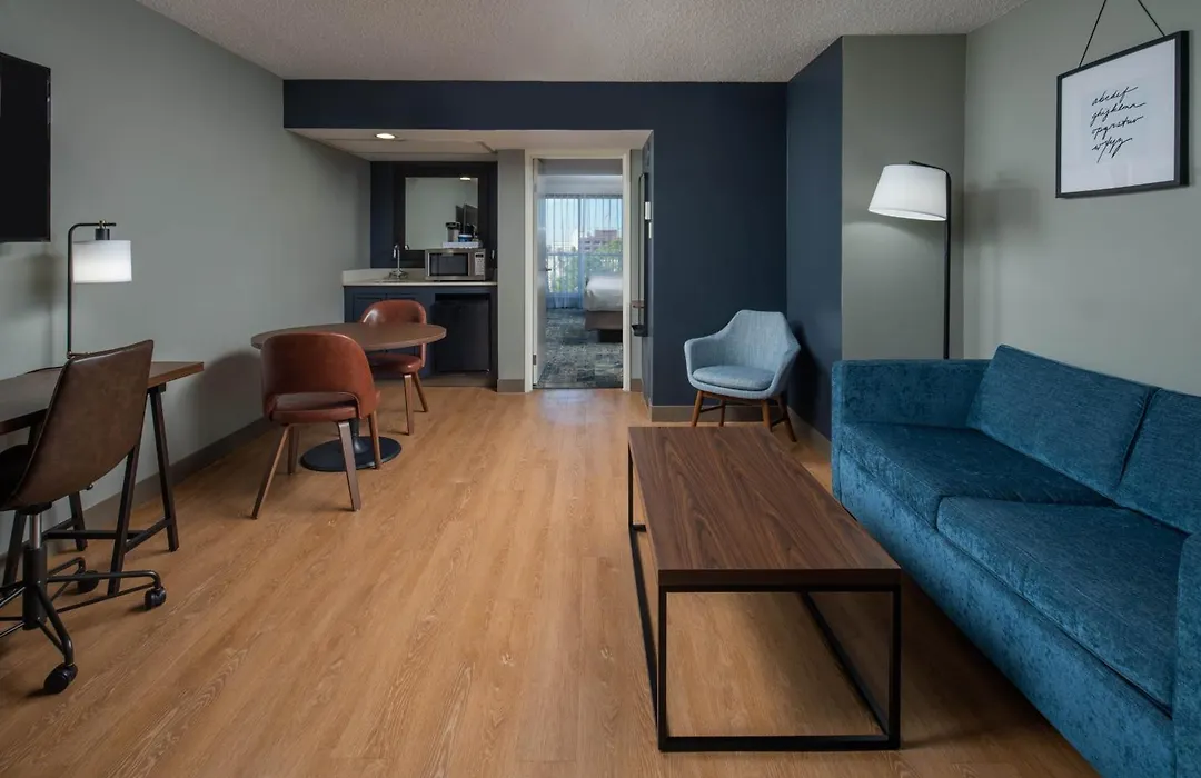 Four Points By Sheraton Suites Tampa Airport Westshore-1