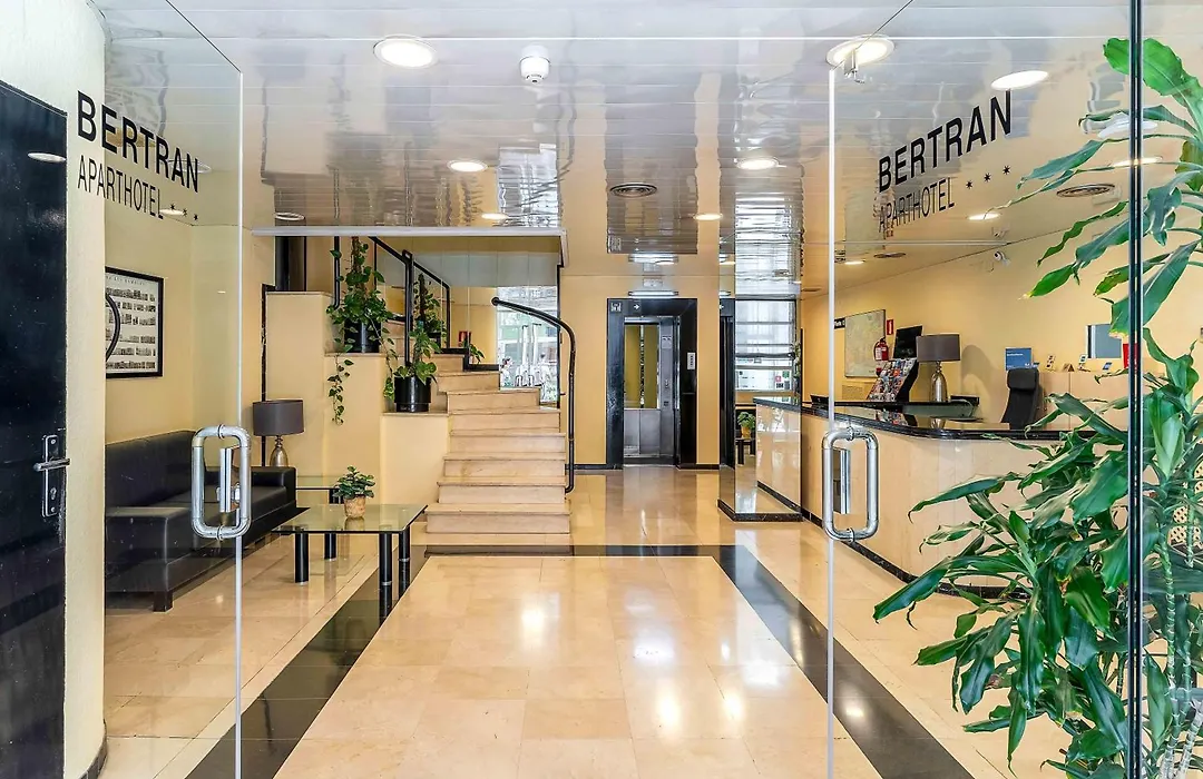 Aparthotel Bertrán-1