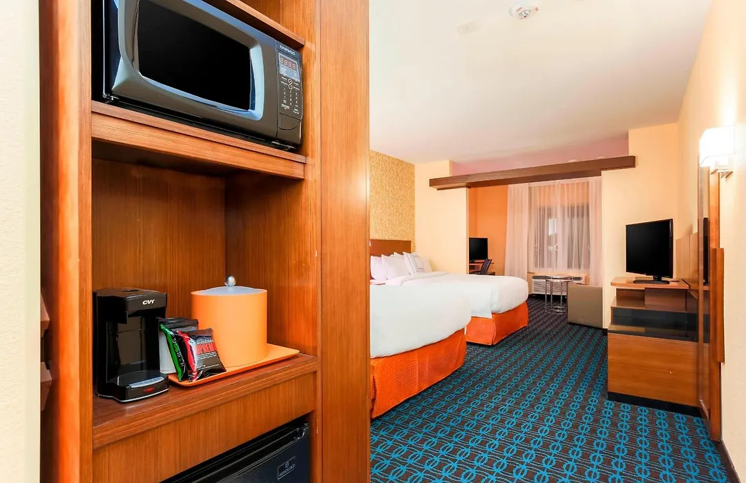 Fairfield Inn & Suites By Marriott Pleasanton-1
