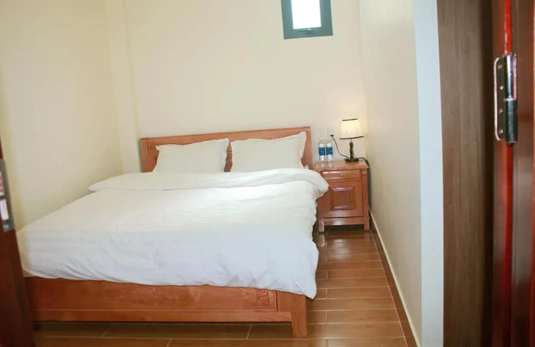Rosie Hotel-1